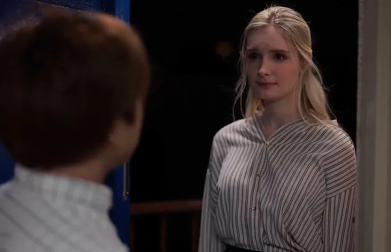 Cô đơn nơi xứ lạ với ông chồng già, vợ yêu tây được thằng hàng xóm an ủi