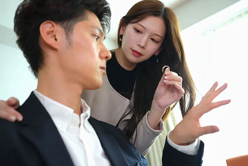 Vợ yêu đi đi chơi, ông chồng ở nhà bị nhỏ em bà xã gạ đụ không trượt phát nào