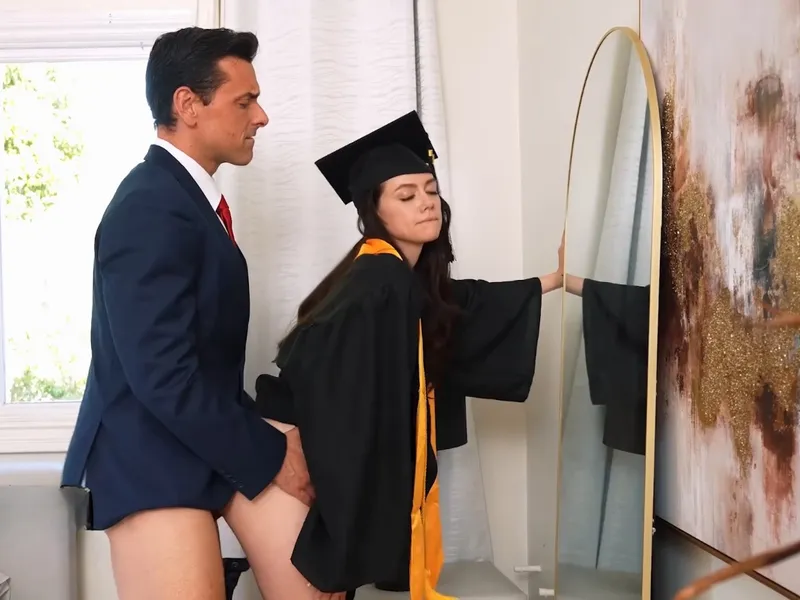 Cha dượng doggy con mèo nhỏ sữa đặc rớt đầy sàn